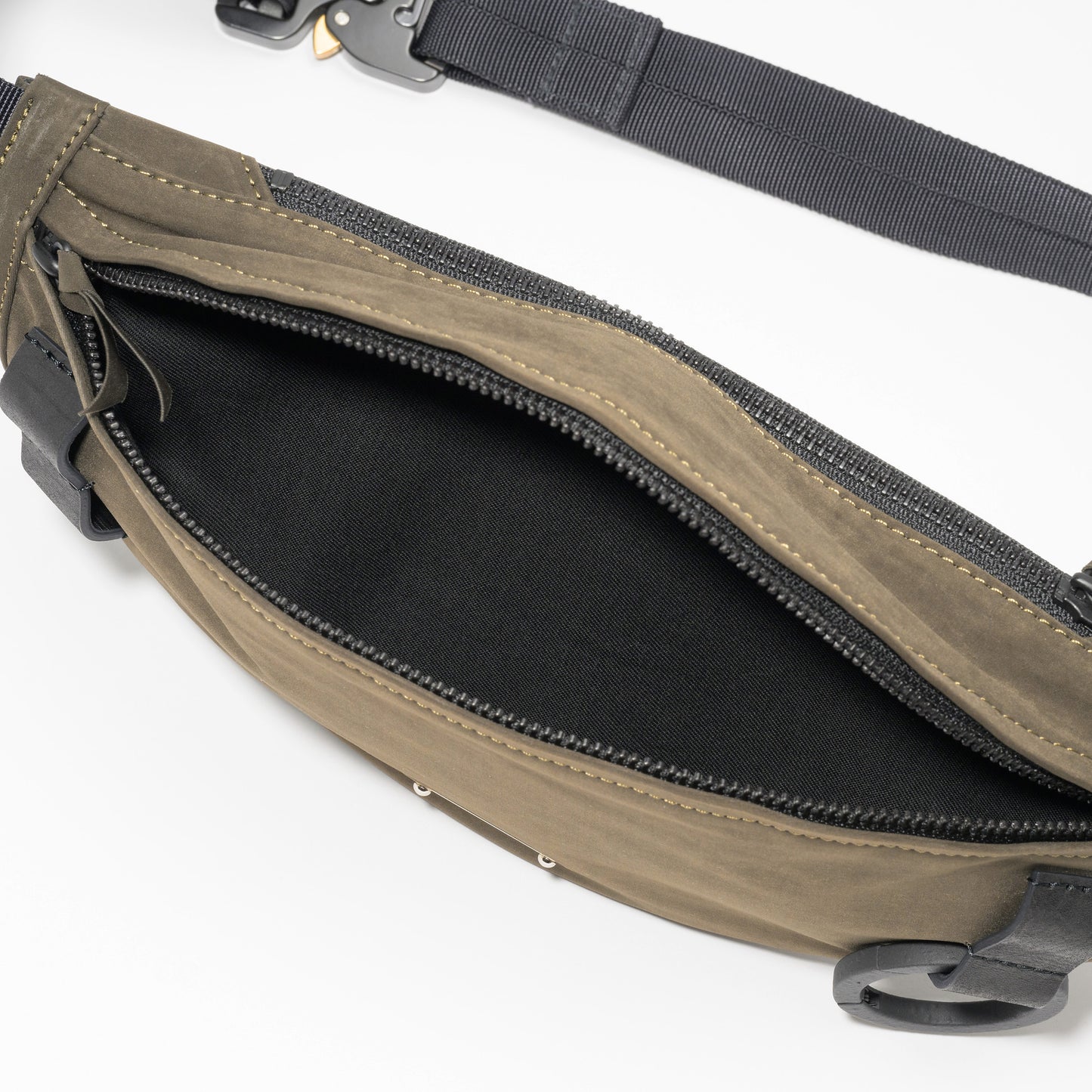 CHRONICLE / ボディバッグ / ベンタイル(オリーブ)